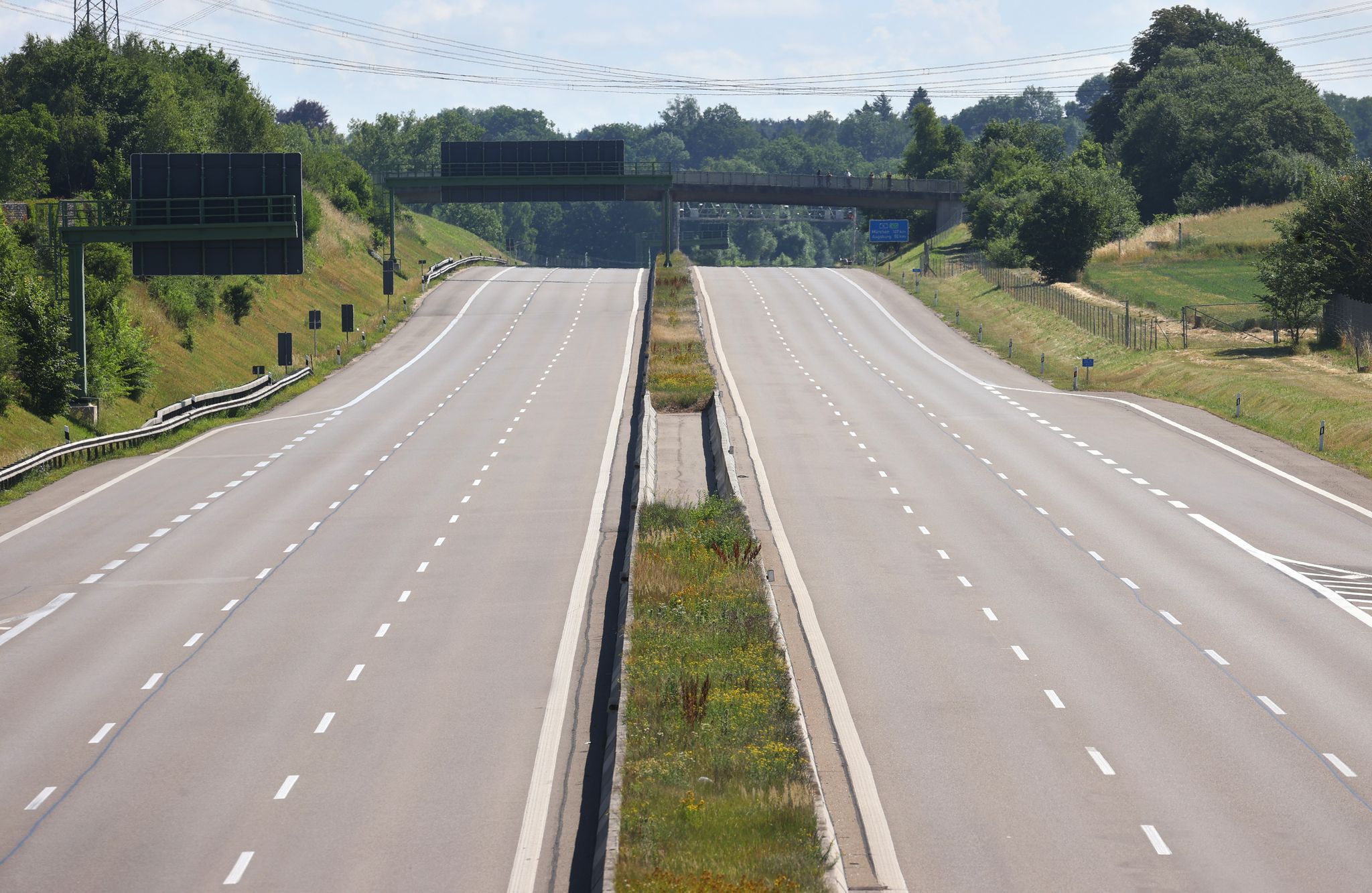 German motorway closed off due to World War II bomb evacuation