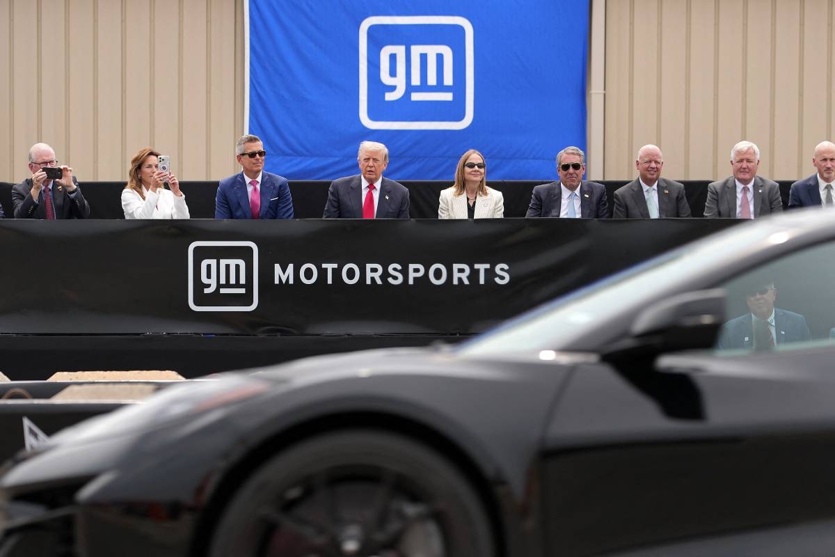 GM targets 'eyes-off' autonomous driving for pickups, SUVs