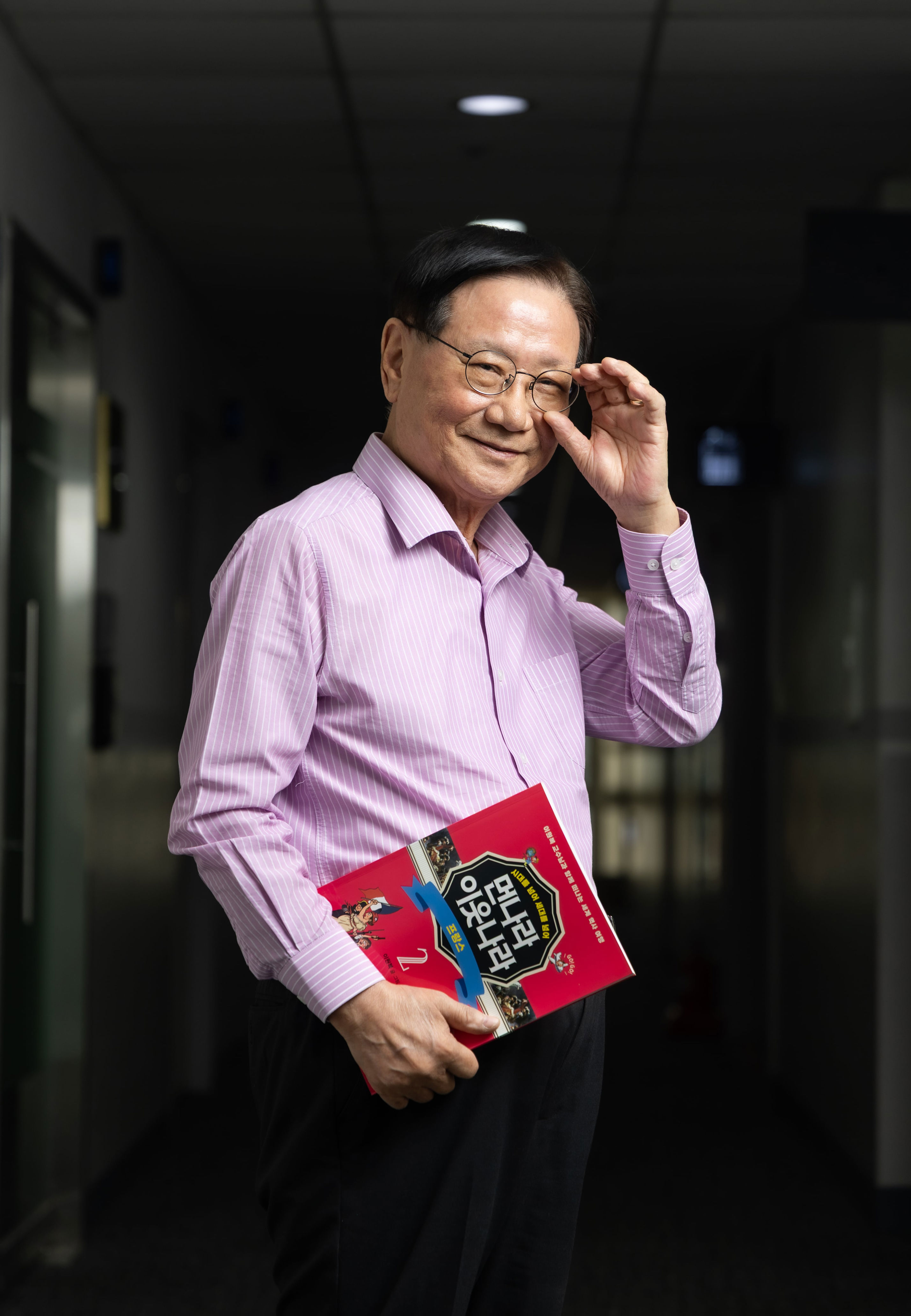 Faraway Neighbors author Lee Won-bok analyzes Korea's advanced society