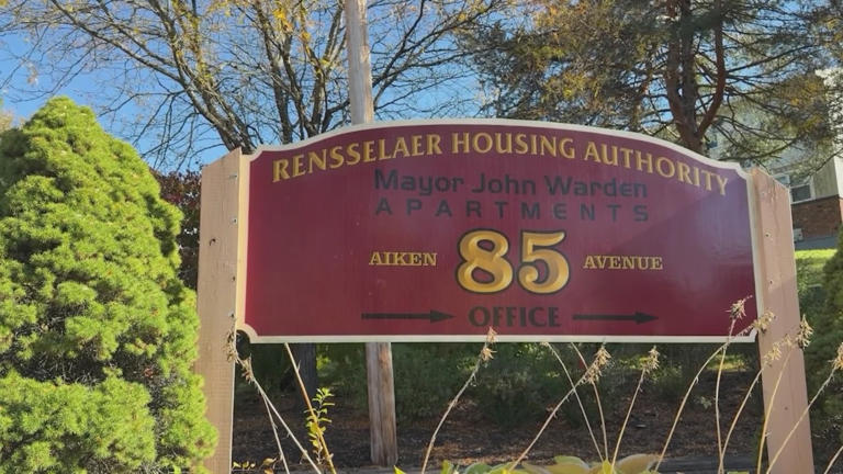 Rensselaer Housing Authority tenants raise concerns over mold, water damage