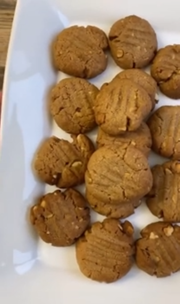 Why these 3 ingredient peanut butter cookies are so simple