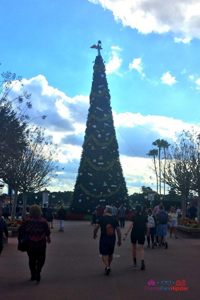2026 Epcot Candlelight Processional full guide: narrators, tips & photos!