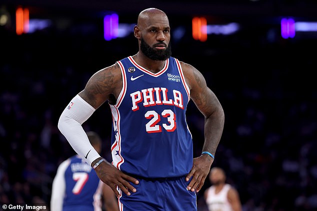 Donald Trump lashes out at LeBron James and brands NBA icon a total ...