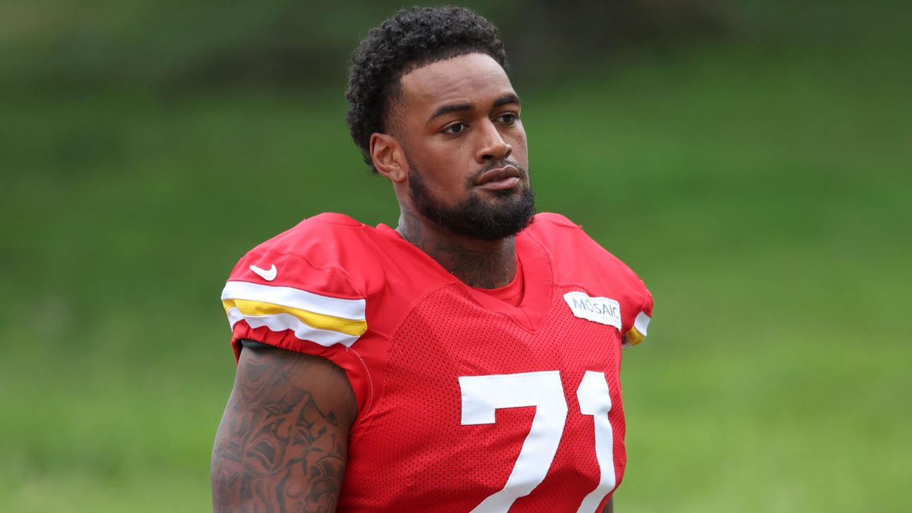 Chiefs placing LT Josh Simmons on IR as rehab process stalls