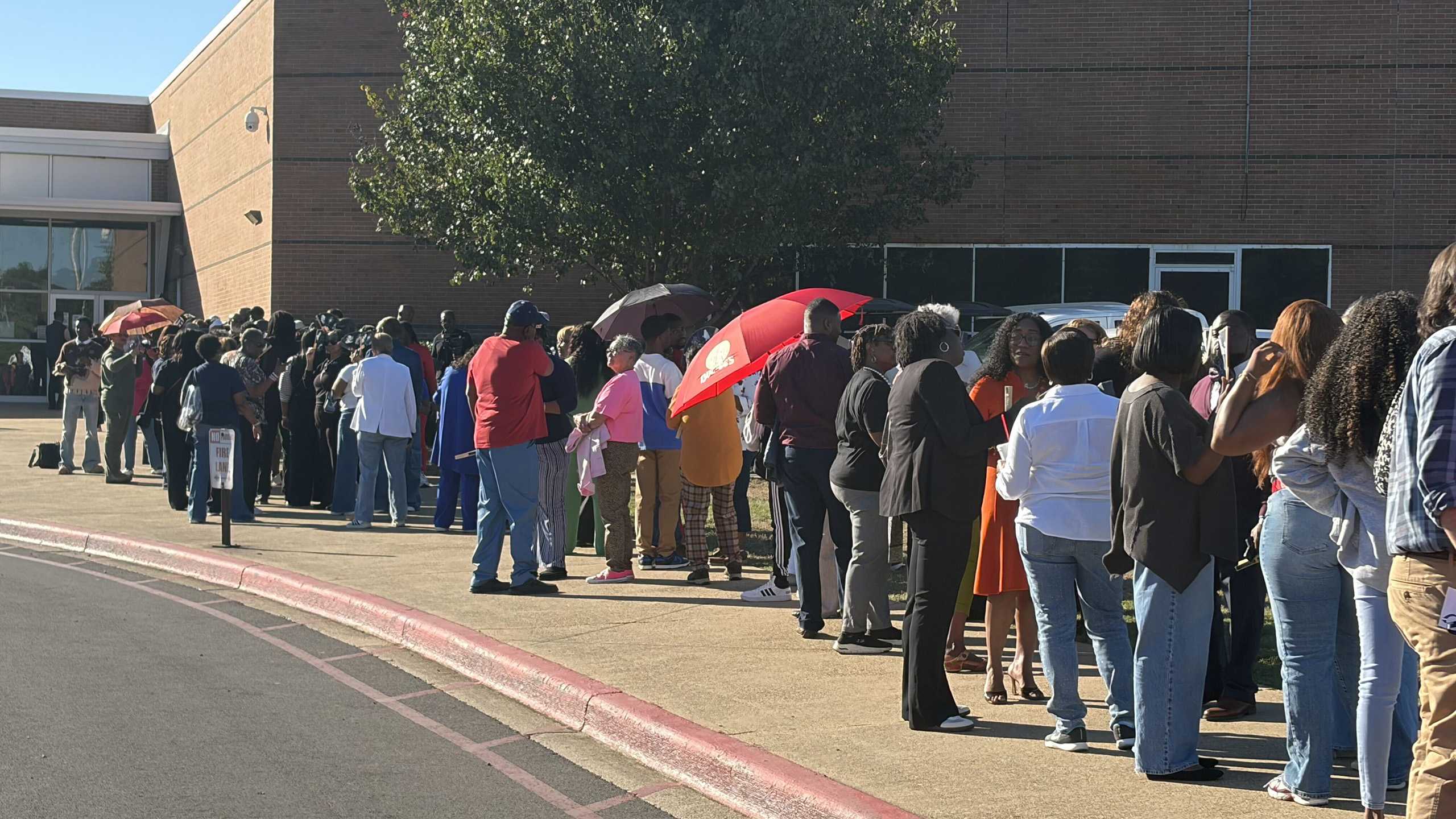 Kamala Harris campaigns for Senate candidate Scott Colom in Mississippi