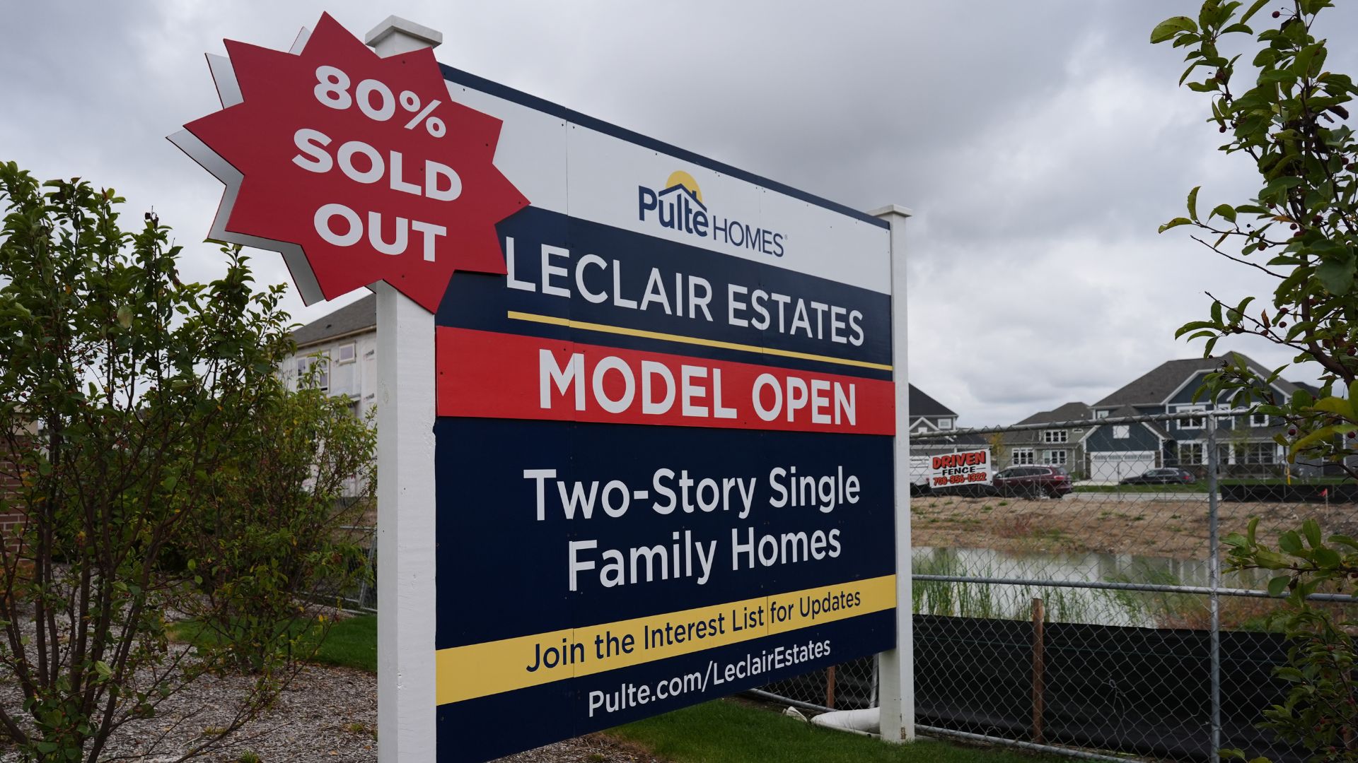 Average long-term US mortgage rate eases to 7.32% in first pullback ...