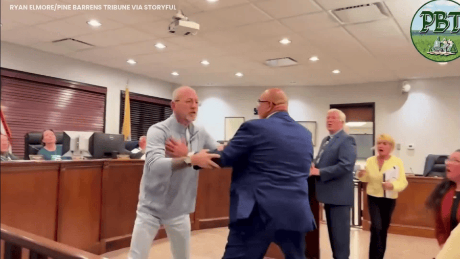 New Jersey council meeting erupts after tension between mayor and critic