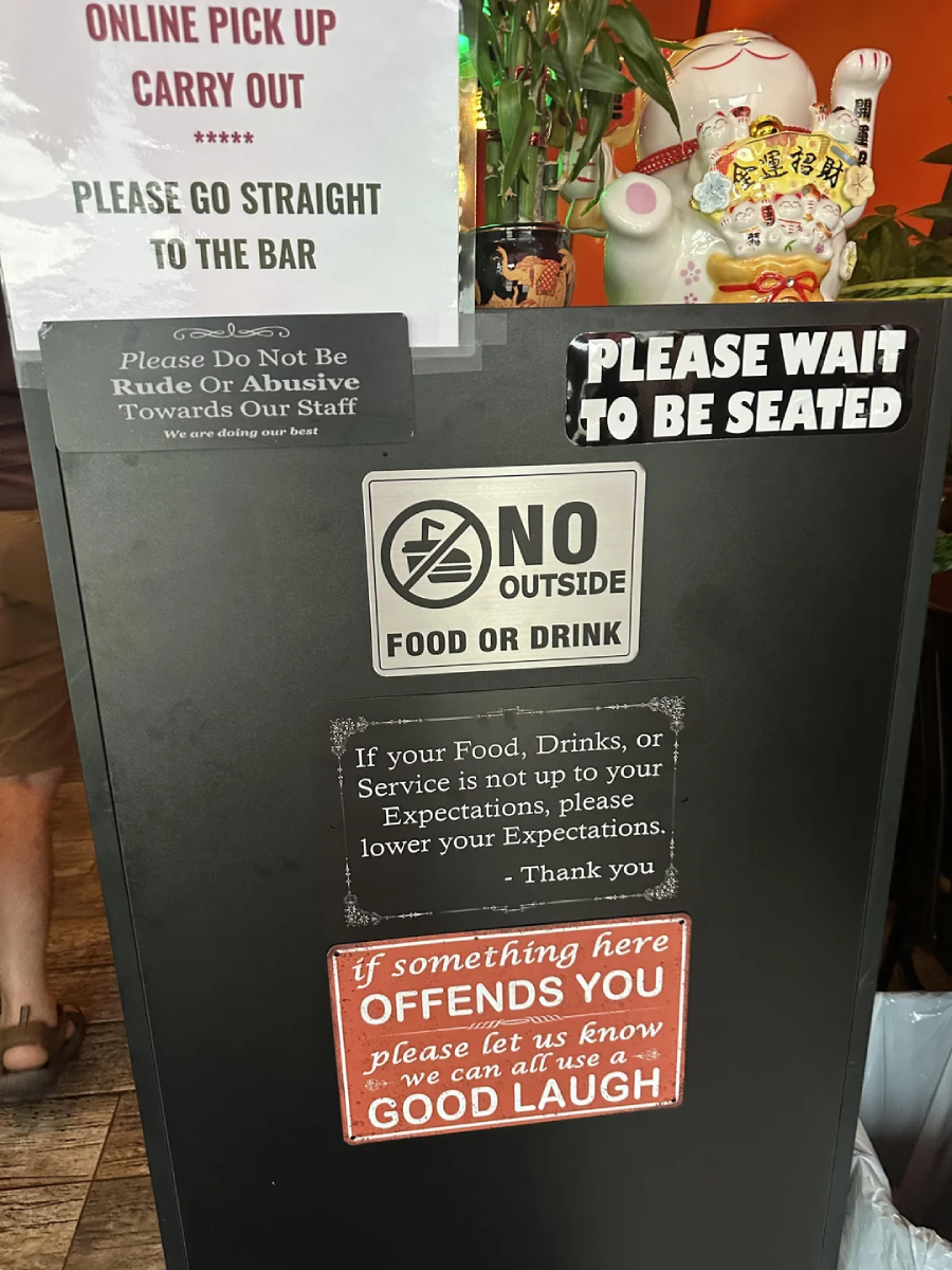 15 restaurant and diner signs that served food with their jokes