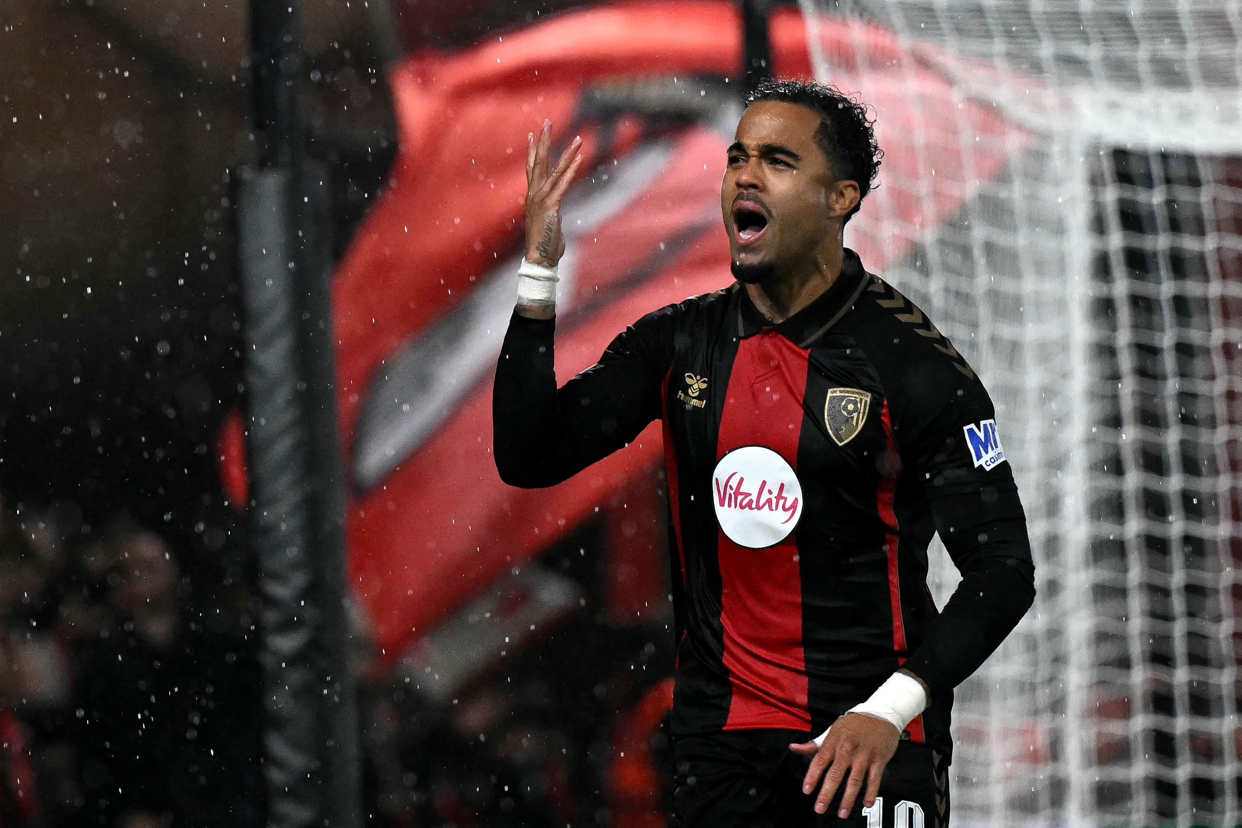 📸 Bournemouth stun Milan with early lead in Europa League clash