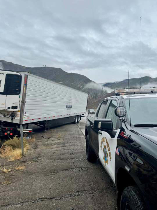 Big rig folds in minor crash on Interstate 80, CHP warns of weather ...
