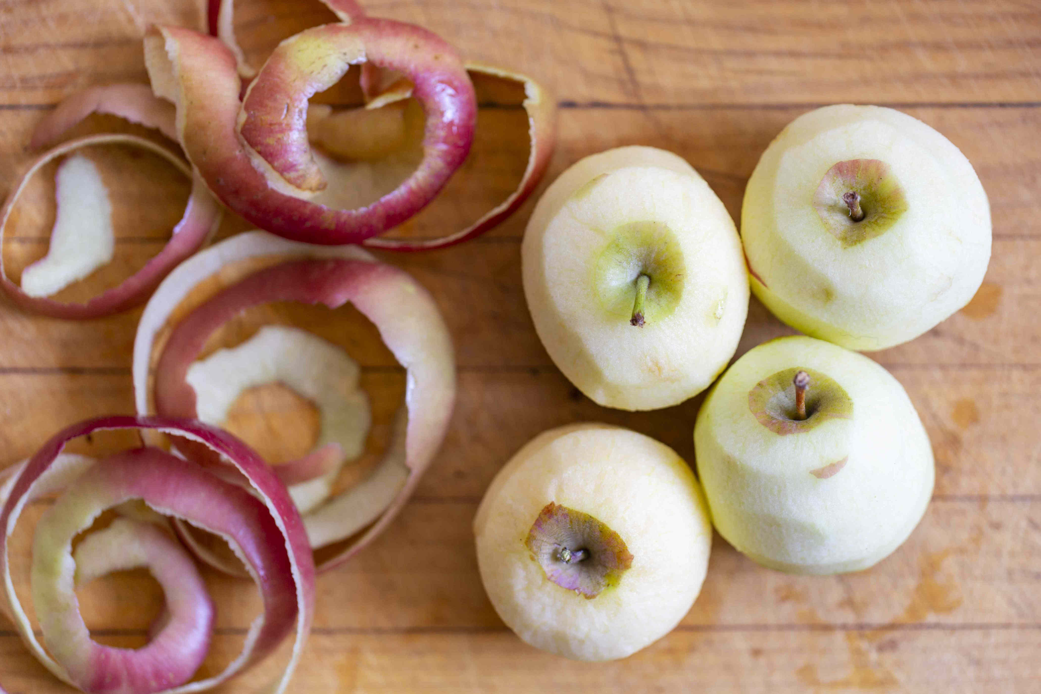 I asked 7 chefs if they peel apples before baking—and they all said the same thing