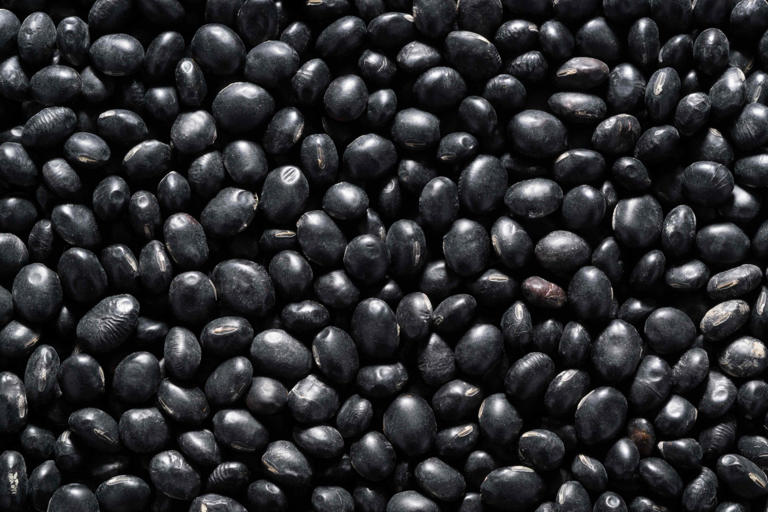 5 foods with more fiber than chia seeds