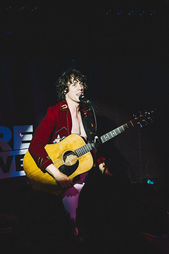 Razorlight return to roots for stripped-back warm-up show ahead of Wembley
