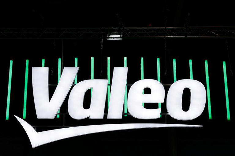 Valeo posts lower sales as auto industry weakness persists