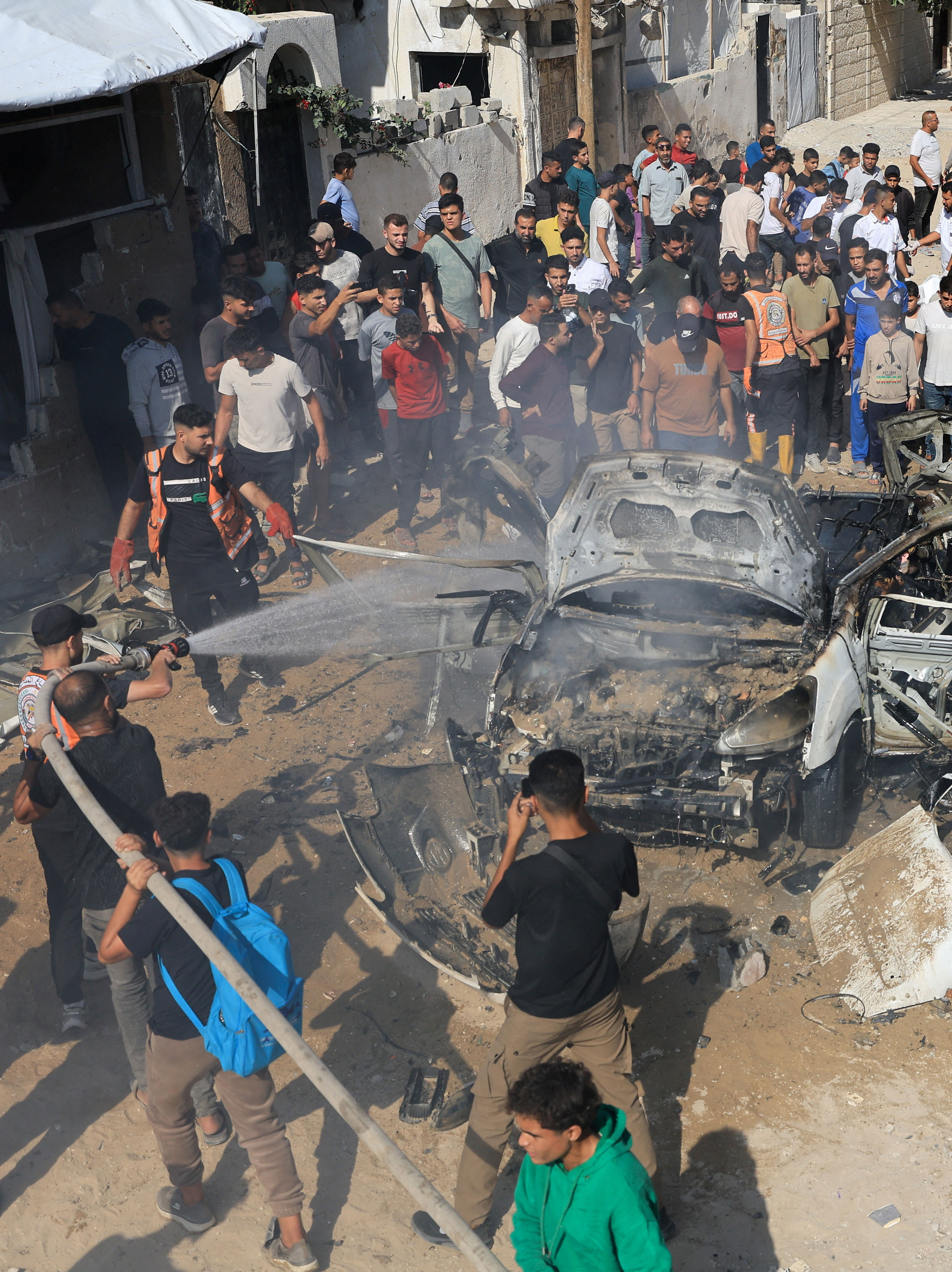 Israeli attacks in Gaza kill four, including a young girl
