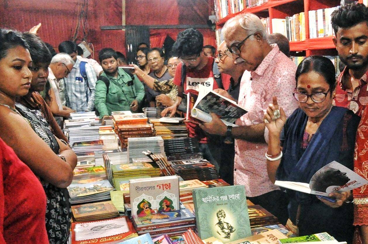 Book sales surge in Left stalls near puja pandals