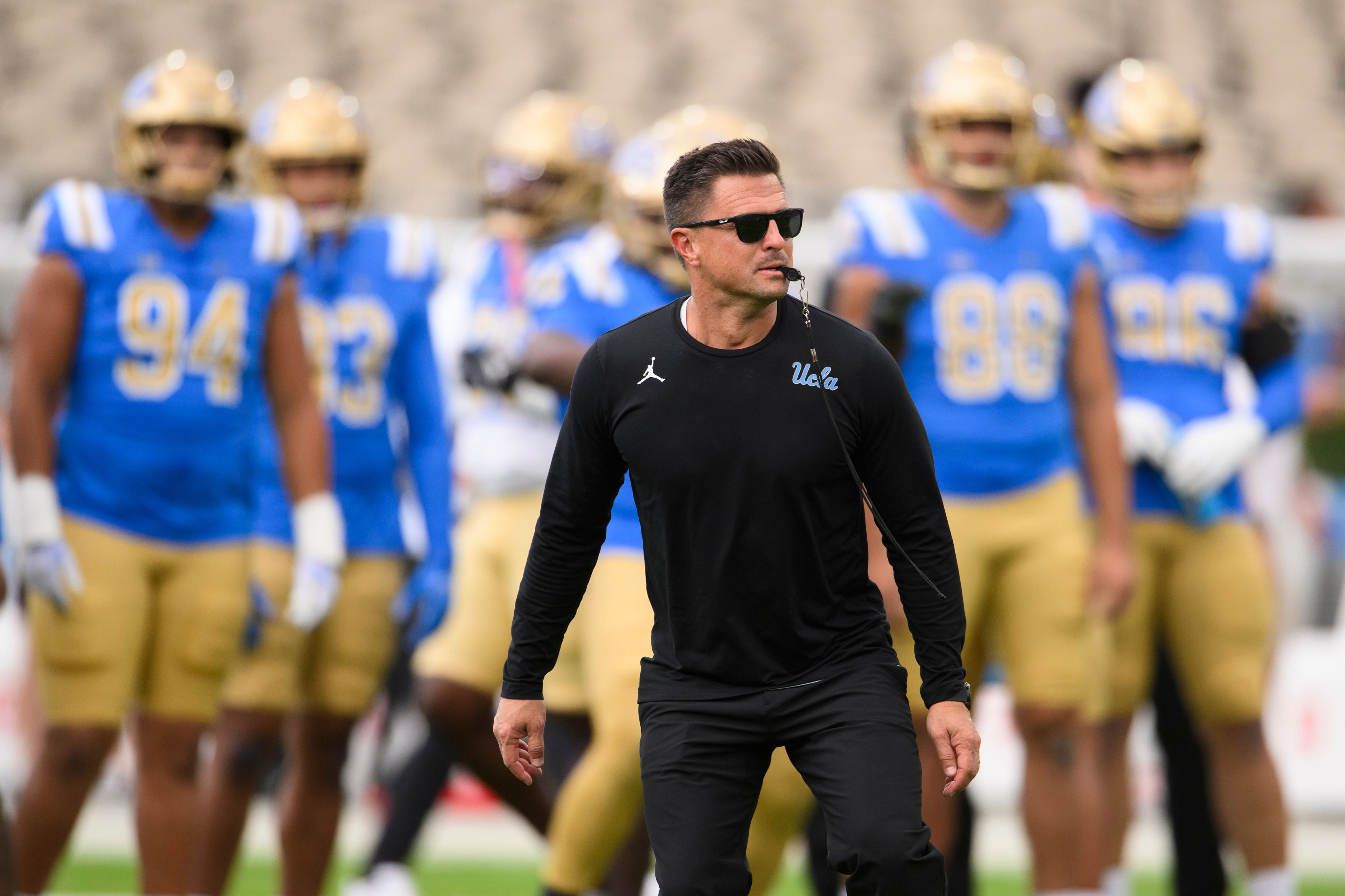 A 3-9 rebuild to 6-0: No. 9 UCLA's fast rise meets struggling Michigan ...