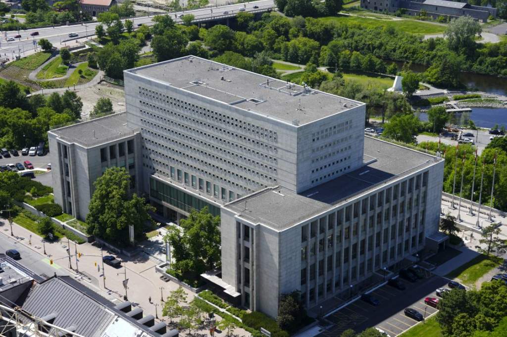 Library and Archives Canada cracking down on AI books amid copyright ...