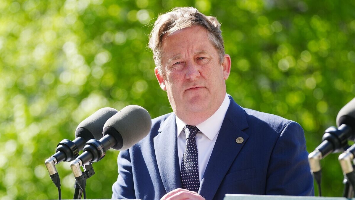 'Crazy' to award €50m rail contract to company, says transport minister