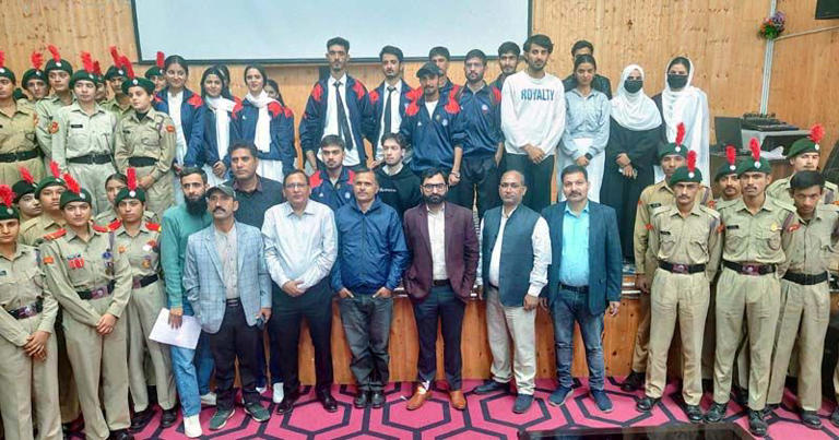 Inspirational lecture on motivation through goal setting held