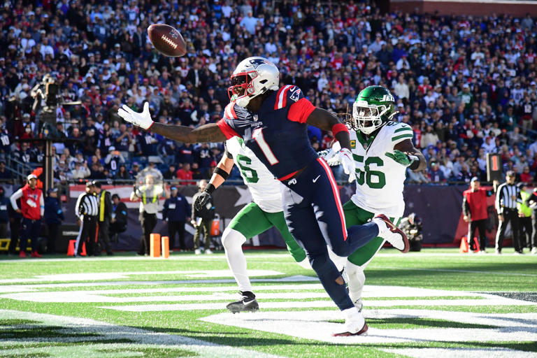Patriots fans not concerned with AJ Brown, survey shows