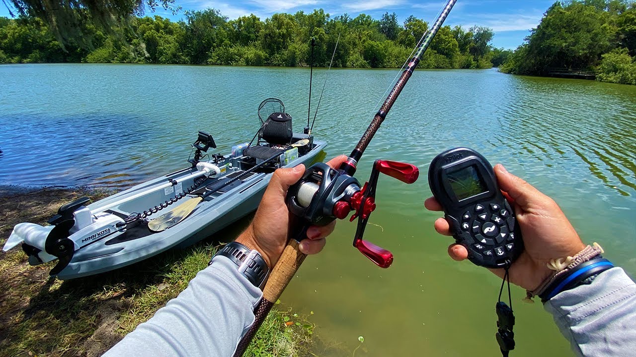 I chase huge bass using a remote kayak
