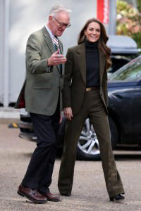 Kate Middleton sticks to go-to fall boot for children's hospice visit