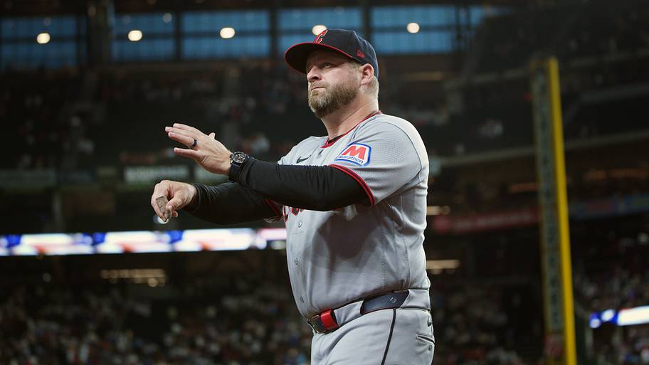 Mariners' Stephen Vogt delusion is cooked after manager commits to ...
