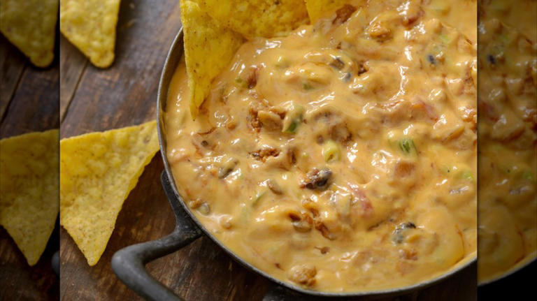 Crafty cook makes cheese dip inspired by Texas Roadhouse's rattlesnake ...