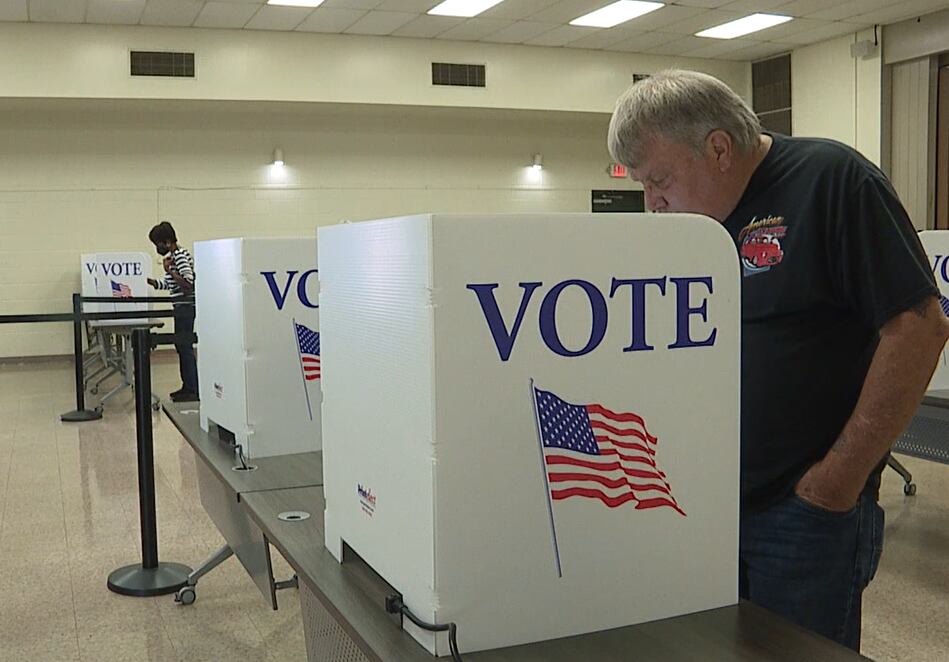 Early voting outpaces 2022, but trails 2018 as new congressional map ...