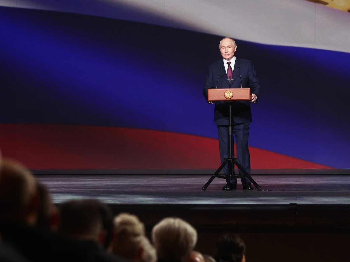 Putin apre alla trattativa con Kiev ma detta le condizioni: 