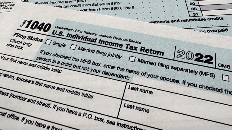 Border Report live: White House wants IRS forms to ask for immigration ...