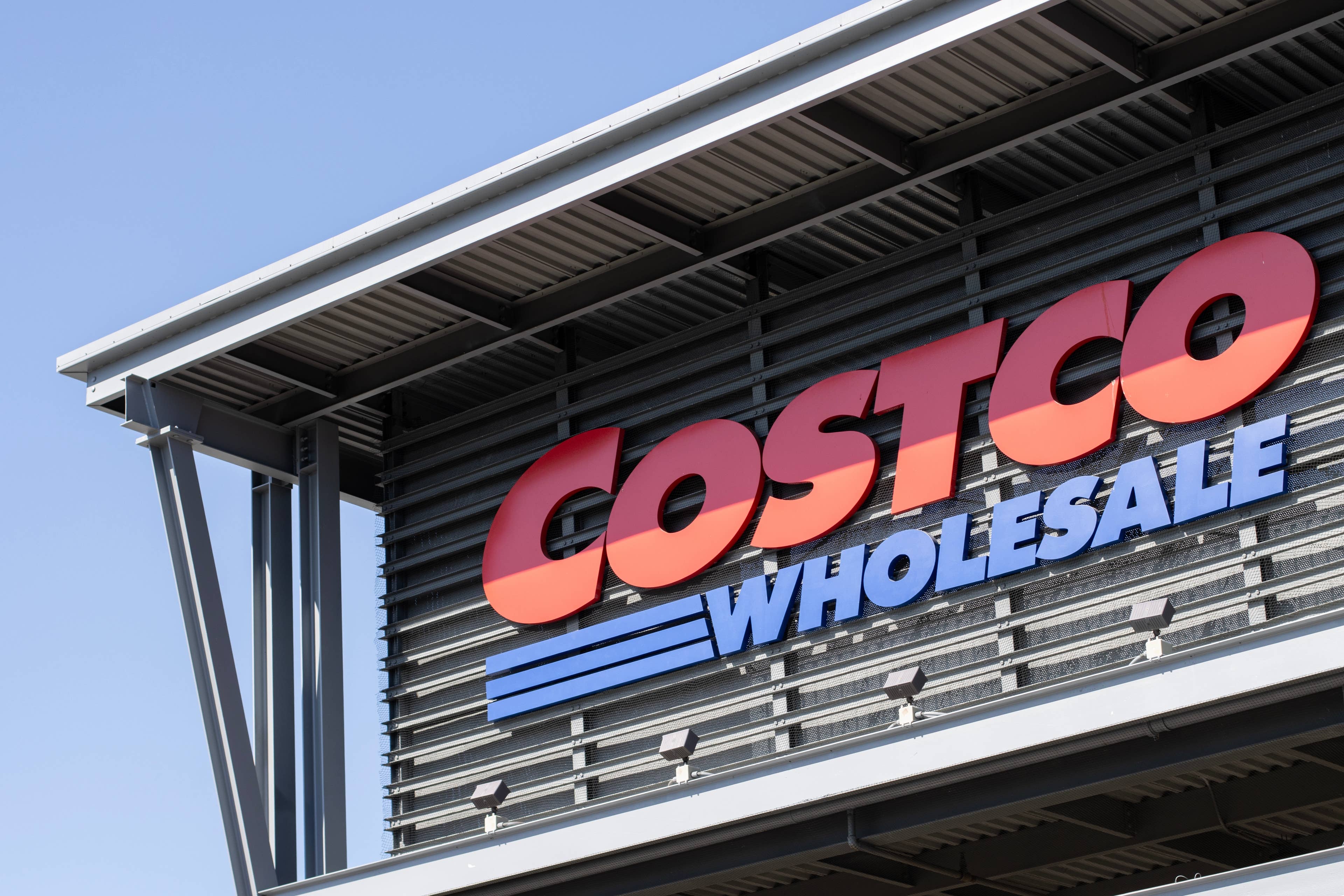 Costco's 40-piece bone china set is an elegant find for holiday hosts