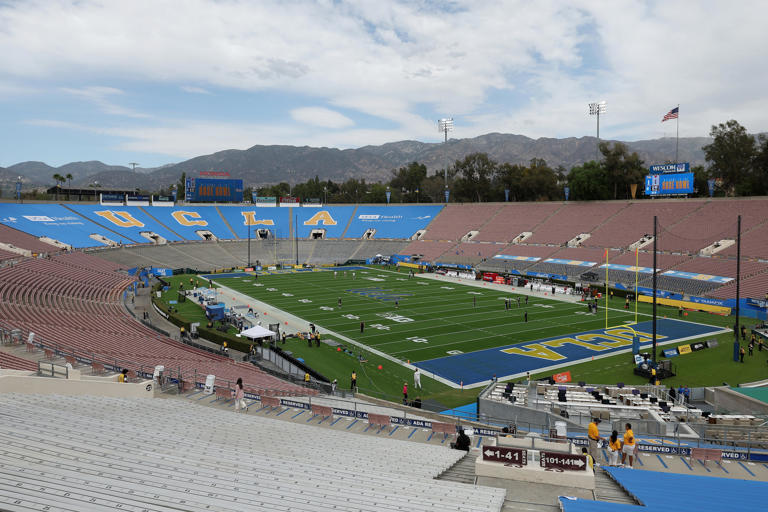 Michigan State football at UCLA: 5 determining factors and a prediction