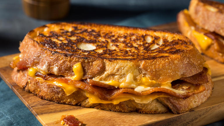8 meaty additions that turn grilled cheese sandwiches into a hearty meal