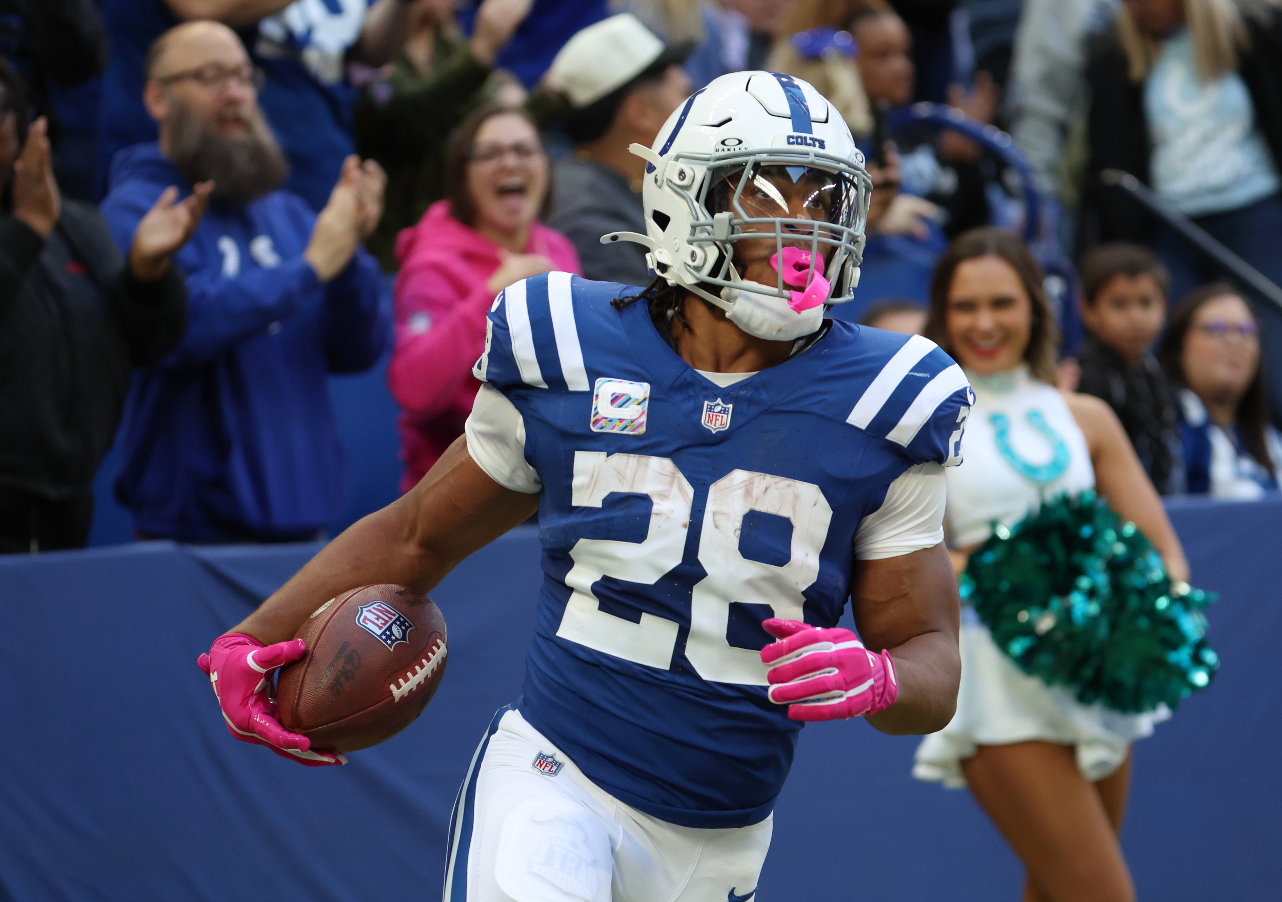 Teams showing interest in Colts RB Jonathan Taylor