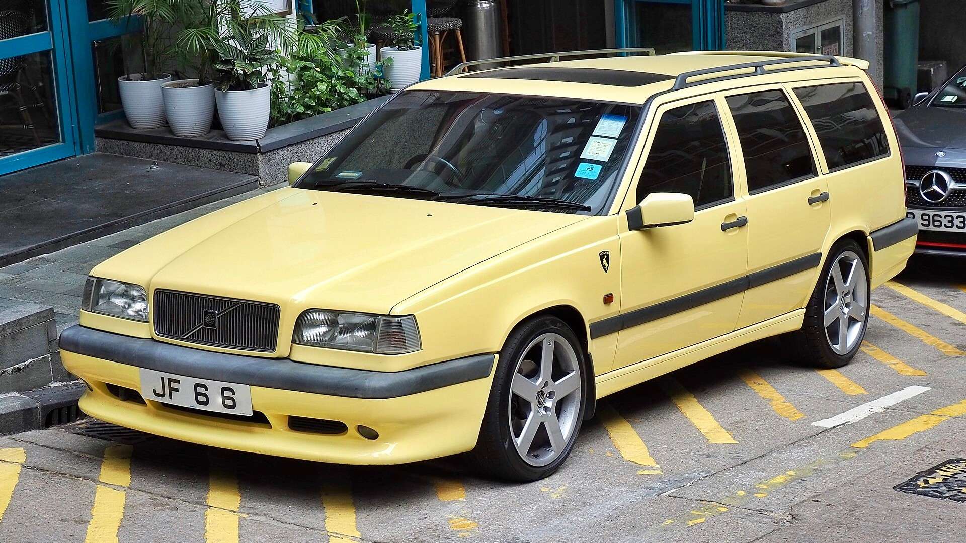 Is the Volvo 850 T-5R a future collector car? The badge is established. The prices aren't.