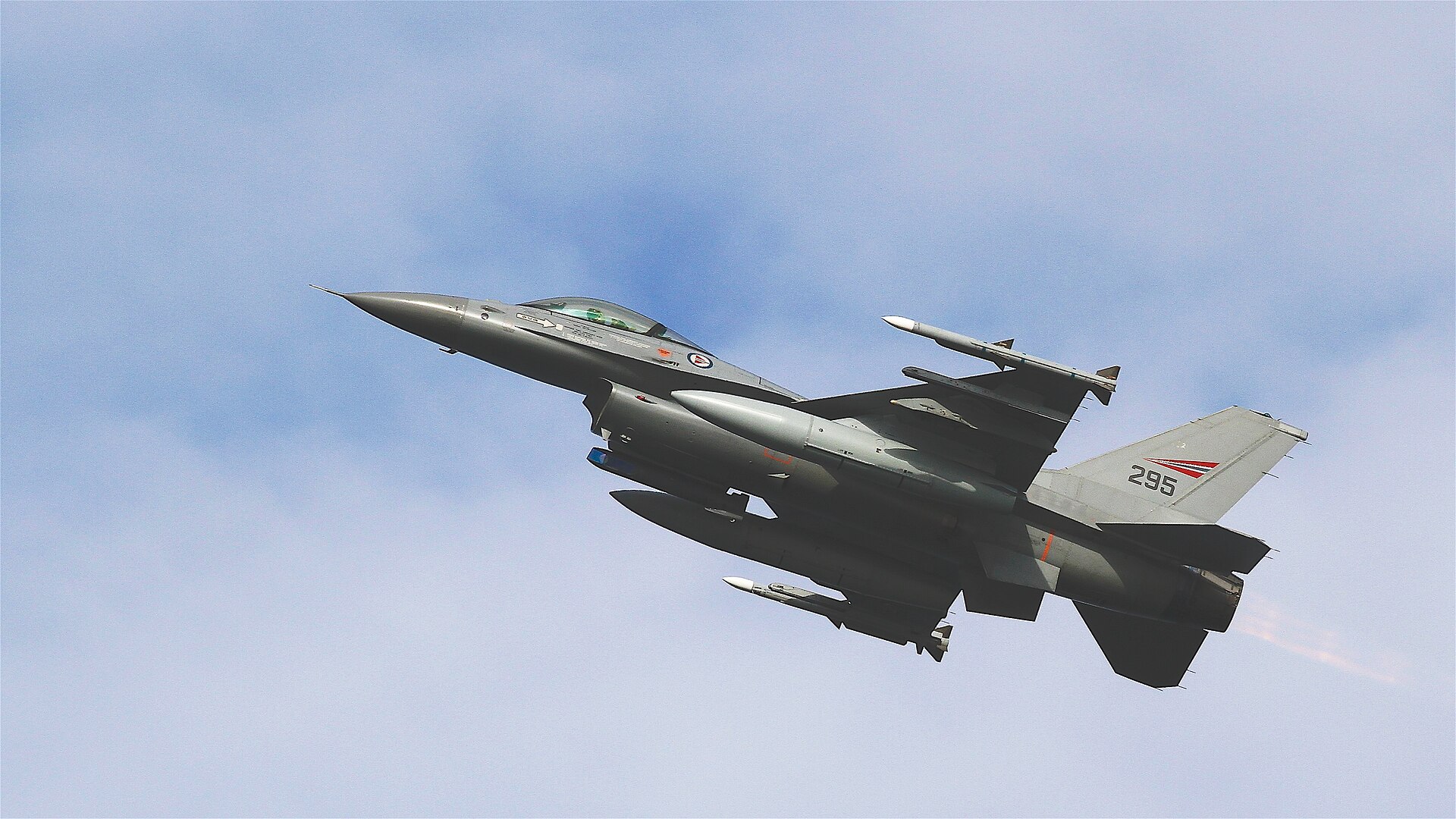 NORAD F-16s intercept plane in restricted airspace over Trump’s Clemson ...