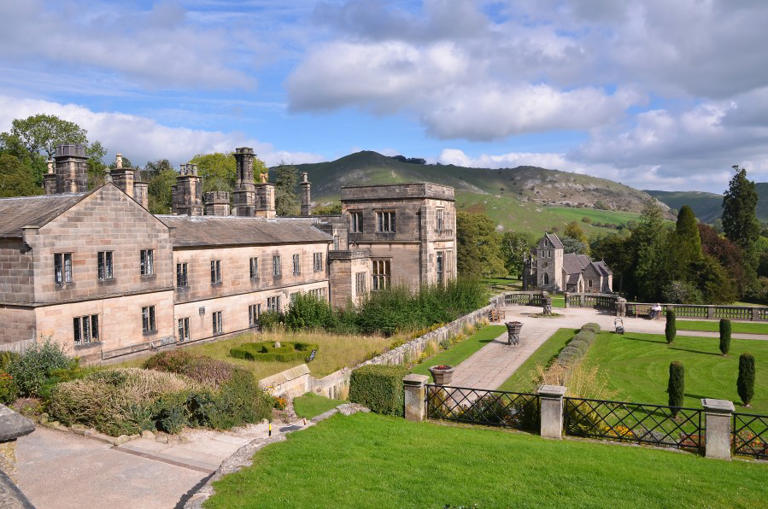 Discover the unsung paths of the Peak District with Contours Holidays