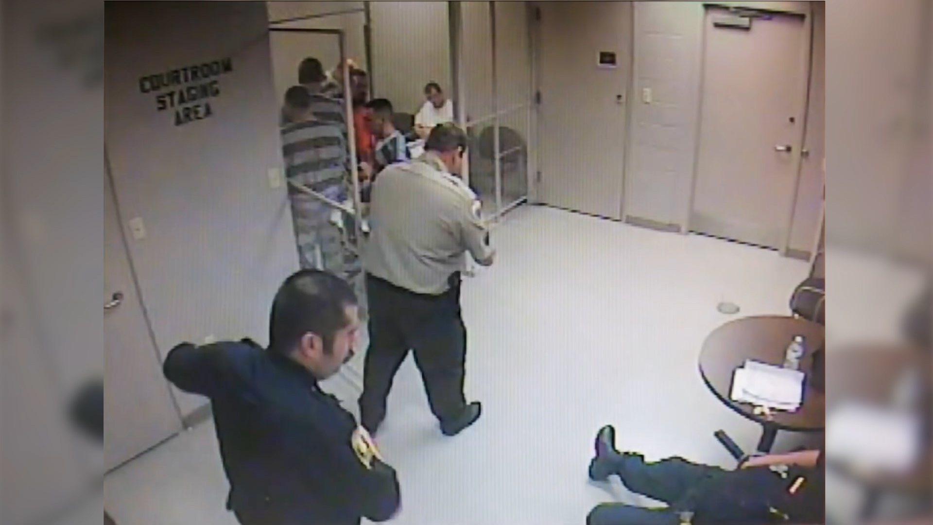 Inmates save guard’s life from heart attack | Court Cam