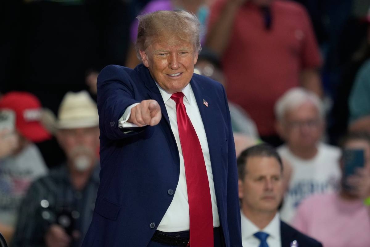 Trump to move forward with planned arch project despite legal action