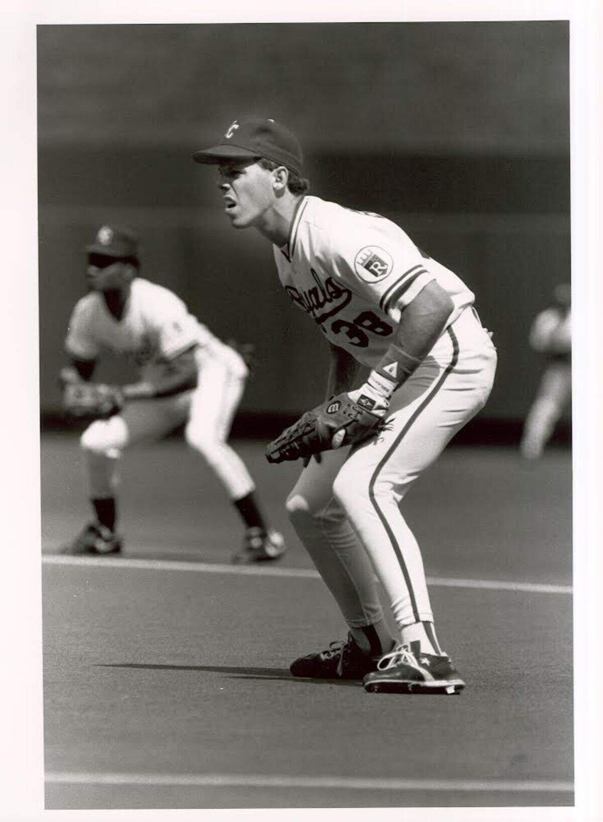 Mike Sweeney pays tribute to ex-Royals player & coach Todd Benzinger ...