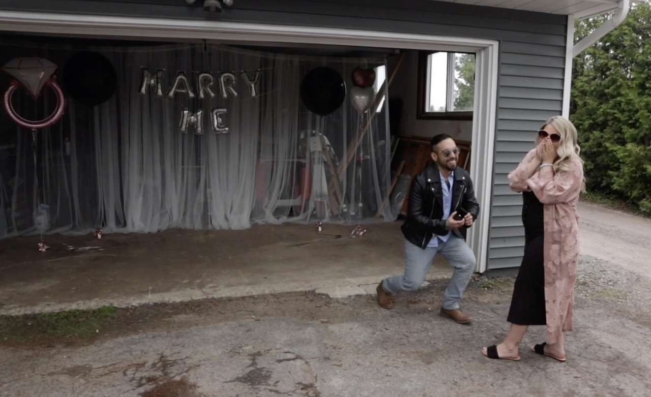 Gender reveal turns into marriage proposal | Happily