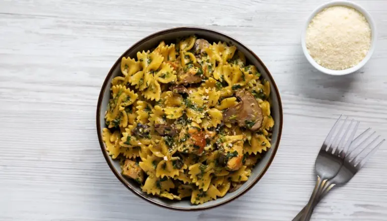 🍝 Farfalles crémeuses au poulet et aux champignons
