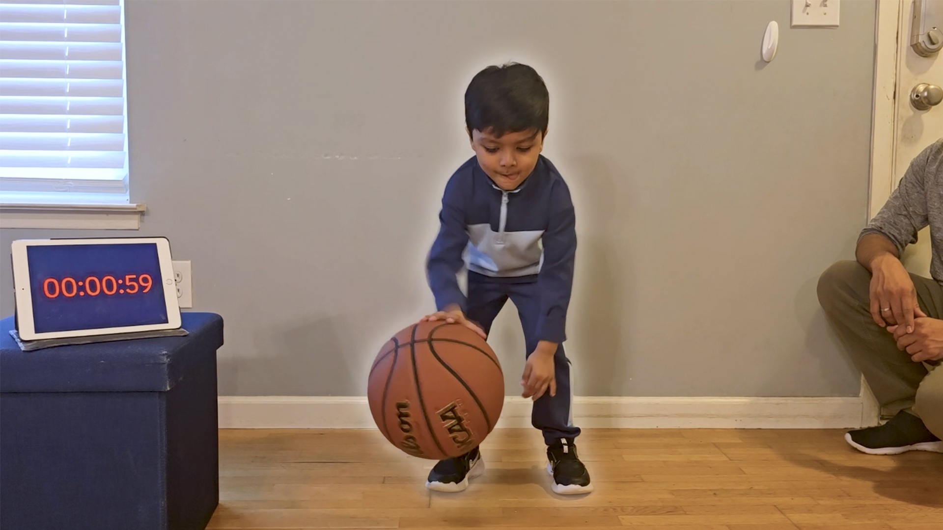 Most basketball bounces in one minute (under 16s) - 268 by Zayan ...