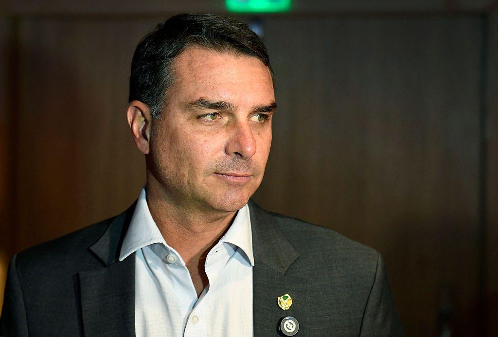 As propostas de Lula e Flávio Bolsonaro sobre CLT e relações trabalhistas