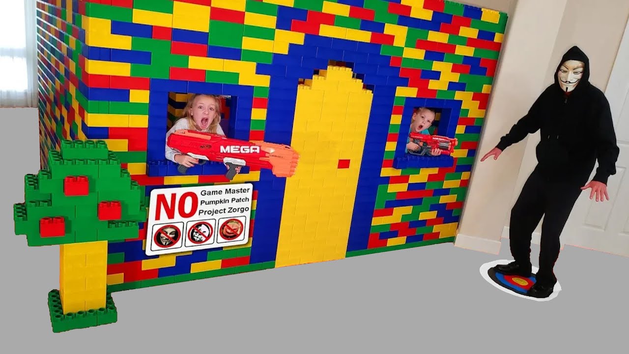 Giant Lego fort battle! No game master allowed in booby trapped house!