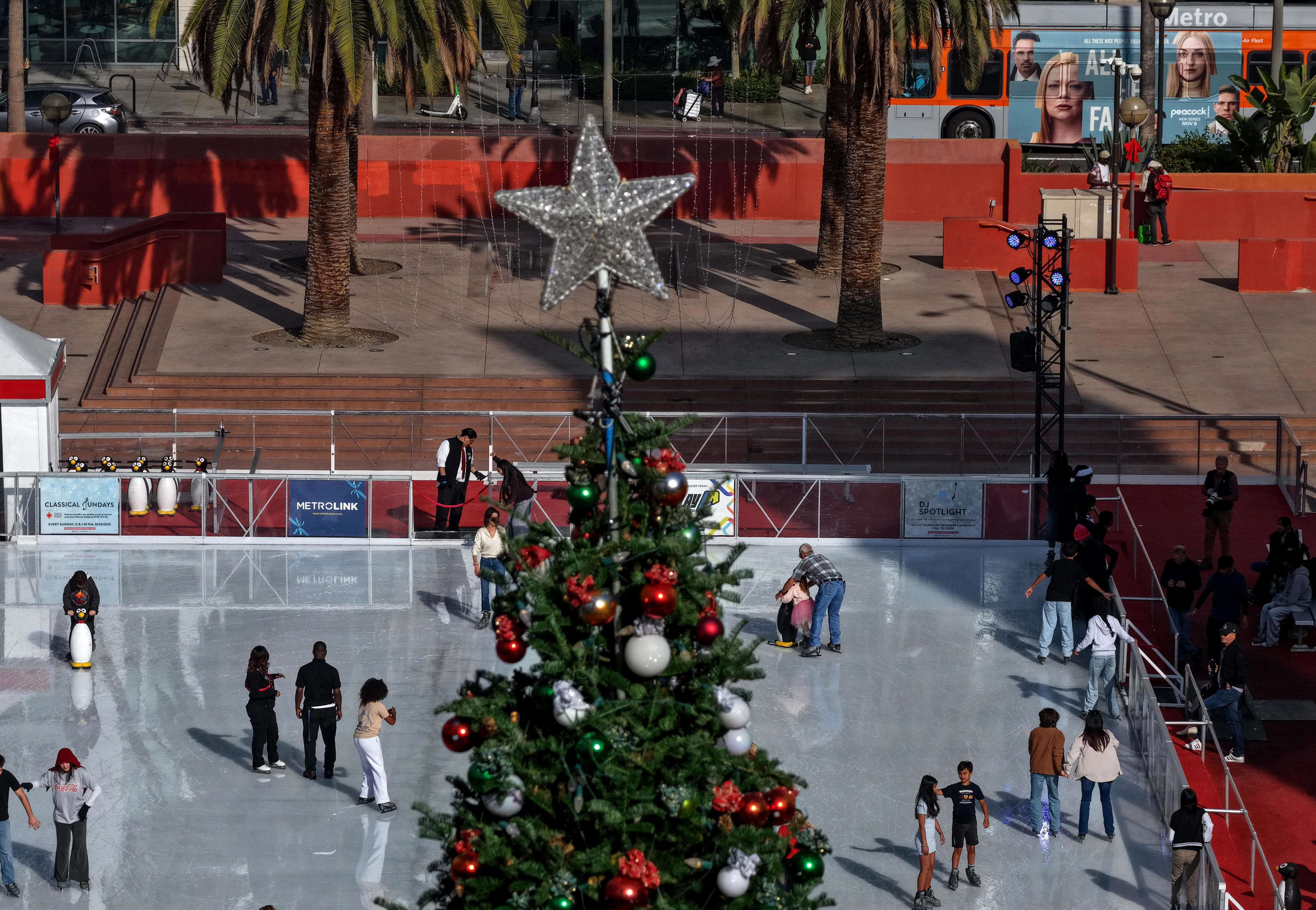 Holiday ice rink to return to Pershing Square in downtown LA