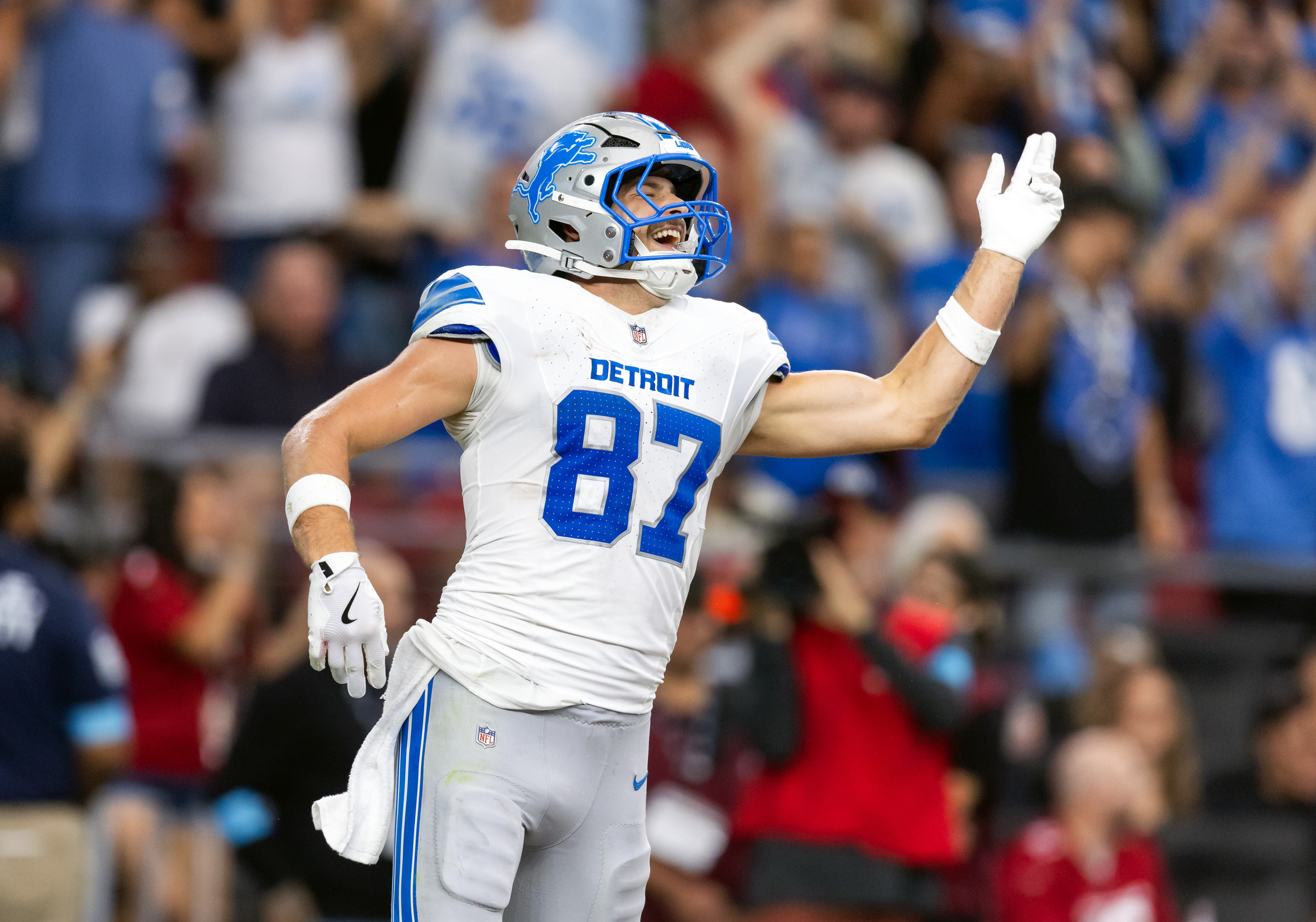 Broncos, Panthers among potential Sam LaPorta suitors