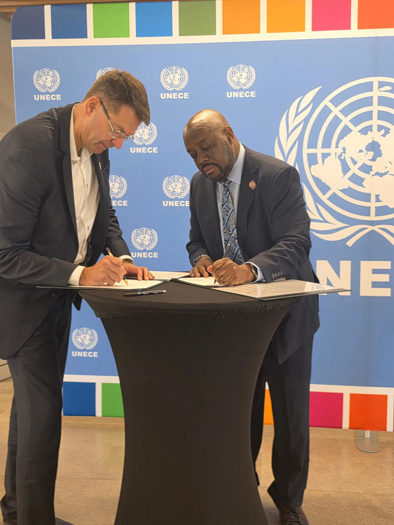 Savannah mayor signs friendship agreement with Dunkerque, France